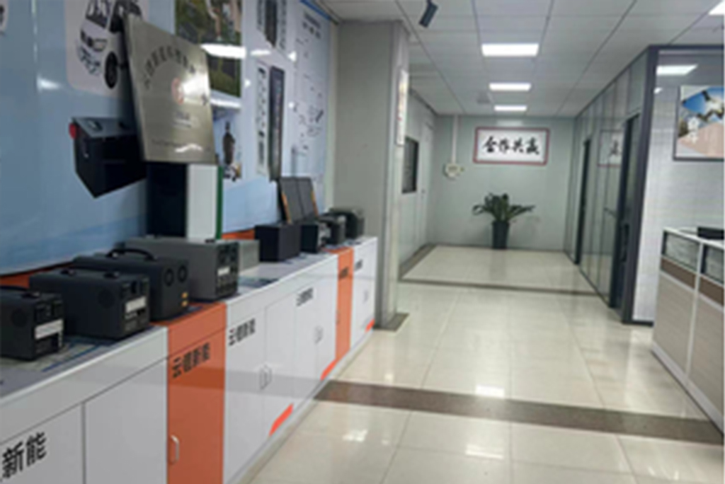 ���ְ���չʾ